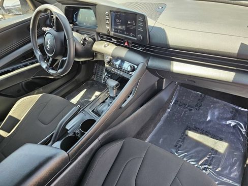 Certified 2025 Hyundai Elantra Sport FWD image 11