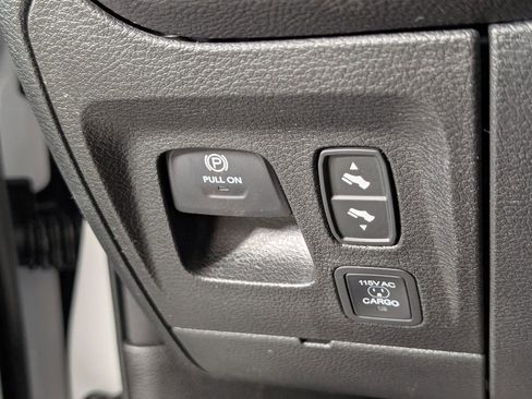 New 2026 RAM 1500 4x4 Crew Cab image 25