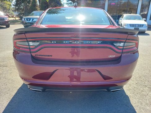 Used 2017 Dodge Charger SXT w/ Navigation & Travel Group image 6