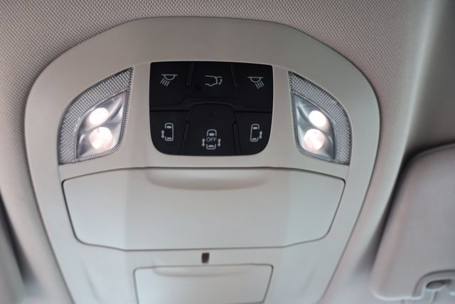 Used 2023 Chrysler Voyager LX FWD image 40