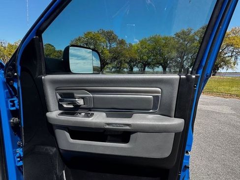 Used 2018 RAM 1500 SLT image 13