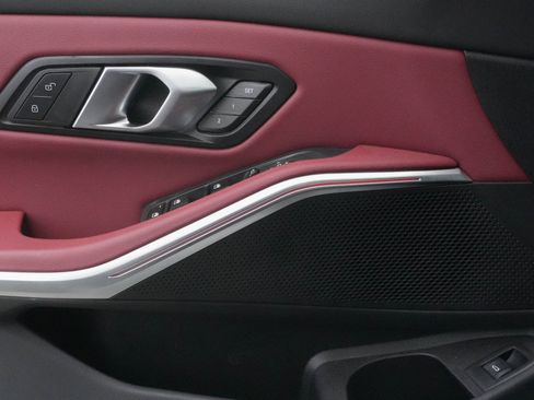 Certified 2025 BMW 330i Sedan image 16