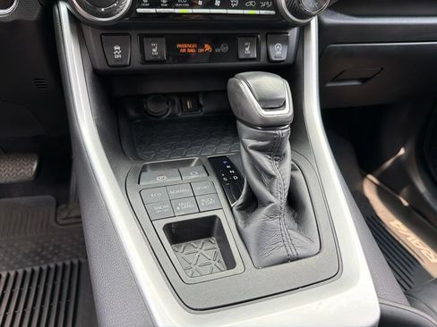 Used 2021 Toyota RAV4 XLE Premium AWD/4WD image 14