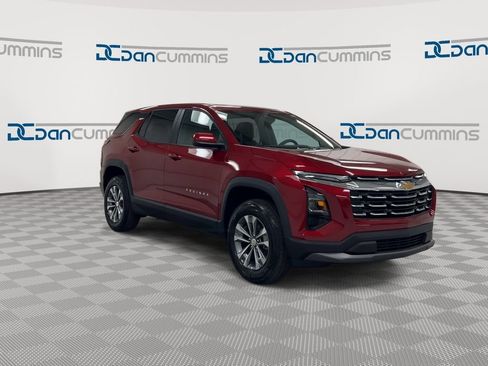 New 2026 Chevrolet Equinox LT FWD image 2