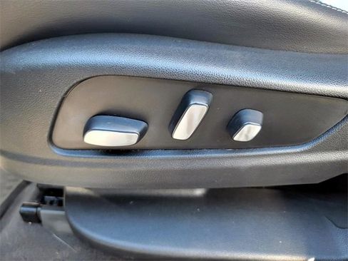 Used 2020 Cadillac XT5 Premium Luxury image 32