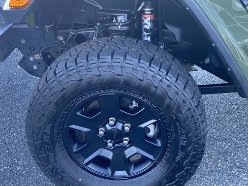 Used 2022 Jeep Gladiator Mojave w/ Dual Top Group image 28