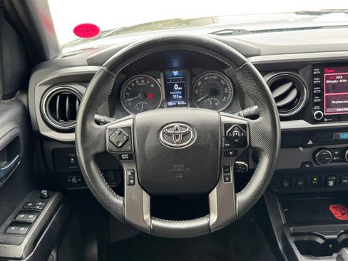 Used 2021 Toyota Tacoma TRD Off-Road w/ Technology Package RWD image 13