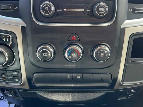 Used 2016 RAM 1500 Classic SLT image 28