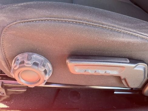 Used 2022 Jeep Wrangler Sport S image 14