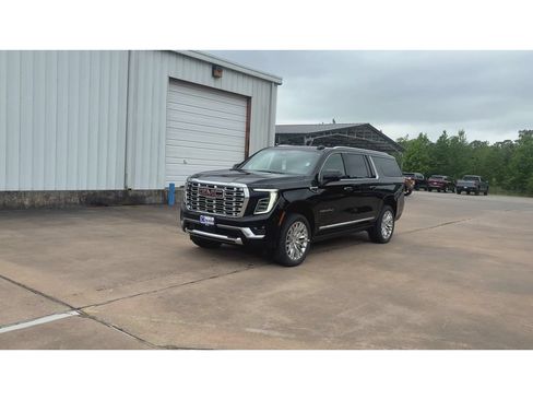 New 2026 GMC Yukon XL Denali w/ Sun & Power Step Package AWD/4WD image 4