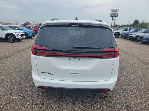 New 2026 Chrysler Pacifica Select w/ S Appearance Package image 24