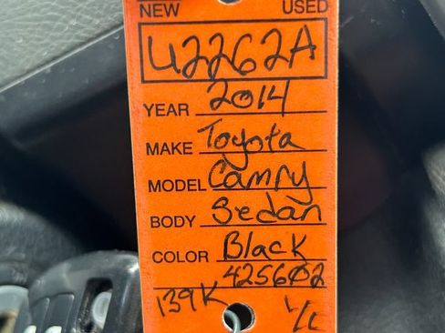 Used 2014 Toyota Camry SE FWD image 30