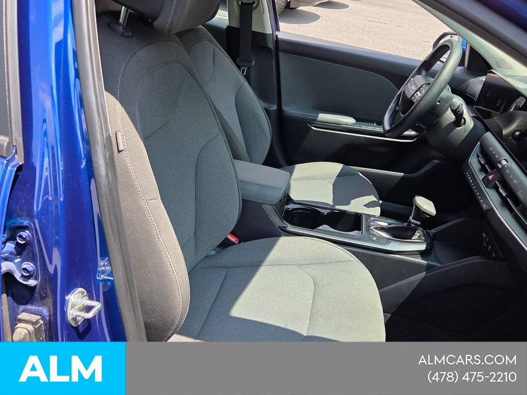 Used 2025 Kia K4 FWD image 16