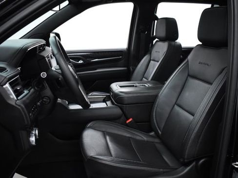 Used 2023 GMC Yukon Denali image 17