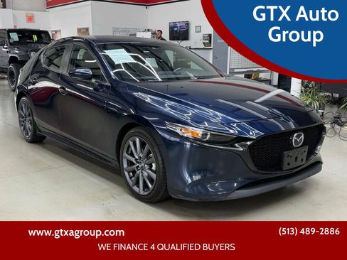 Used 2020 MAZDA MAZDA3 Hatchback w/ Preferred Package FWD image 1