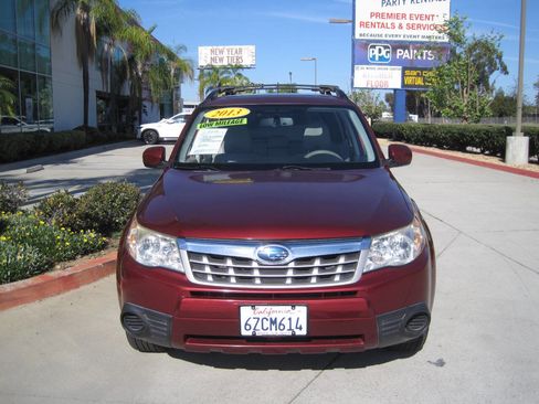 Used 2013 Subaru Forester 2.5X Premium w/ Popular Pkg 1 AWD/4WD image 12