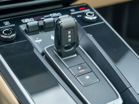 Certified 2022 Porsche 911 Carrera RWD image 32