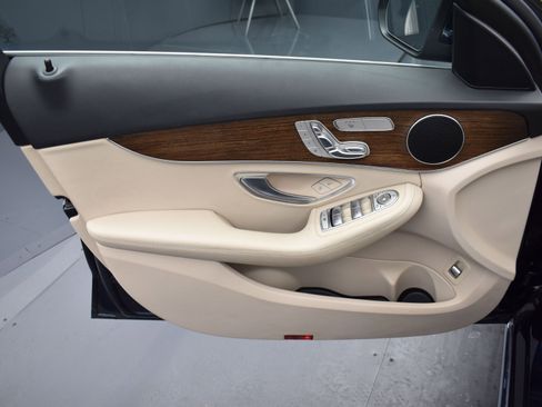 Used 2021 Mercedes-Benz C 300 4MATIC Sedan image 9