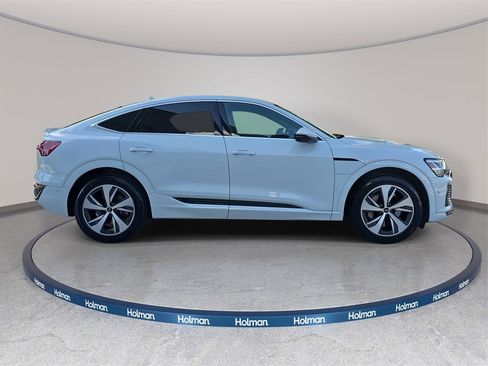 Used 2024 Audi Q8 e-tron Premium Plus image 5