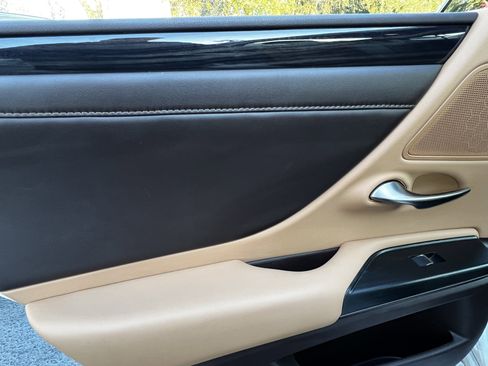 Used 2021 Lexus ES 350 w/ Premium Package image 29