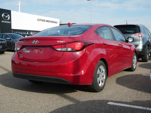 Used 2016 Hyundai Elantra SE image 4