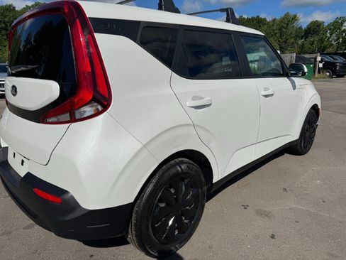 Used 2021 Kia Soul LX FWD image 11