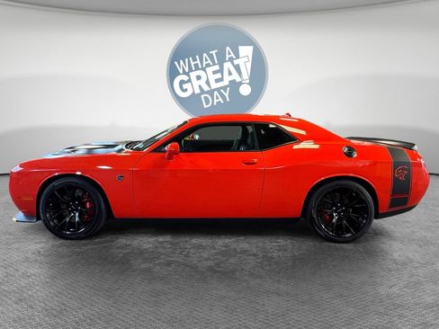 Used 2016 Dodge Challenger SRT Hellcat RWD image 7
