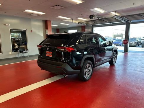 Certified 2024 Toyota RAV4 LE AWD/4WD image 4