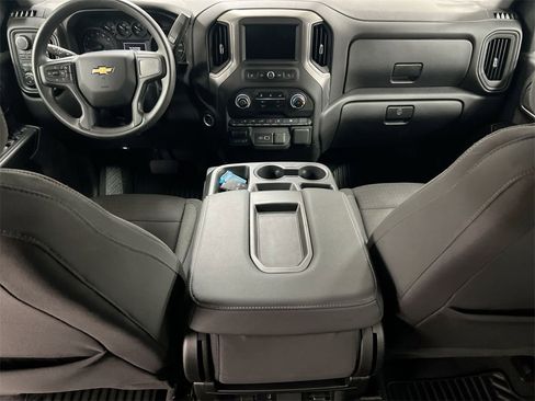 Used 2025 Chevrolet Silverado 2500 Custom w/ Custom Value Package image 10