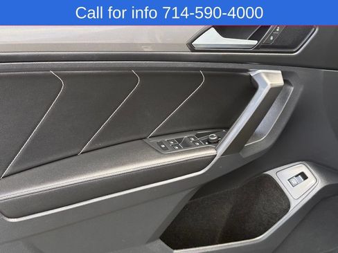 Used 2022 Volkswagen Tiguan SE w/ Panoramic Sunroof Package AWD/4WD image 10