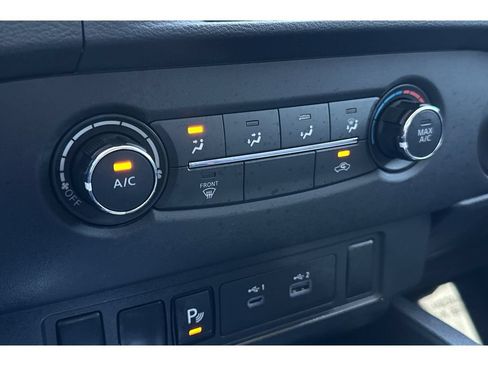 Used 2024 Nissan Frontier S w/ Technology Package RWD image 27