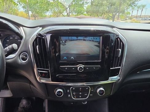 Used 2018 Chevrolet Traverse LT FWD image 11