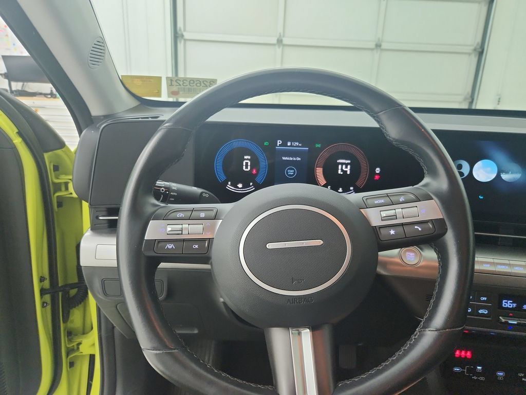 Used 2025 Hyundai Kona SEL AWD/4WD image 24