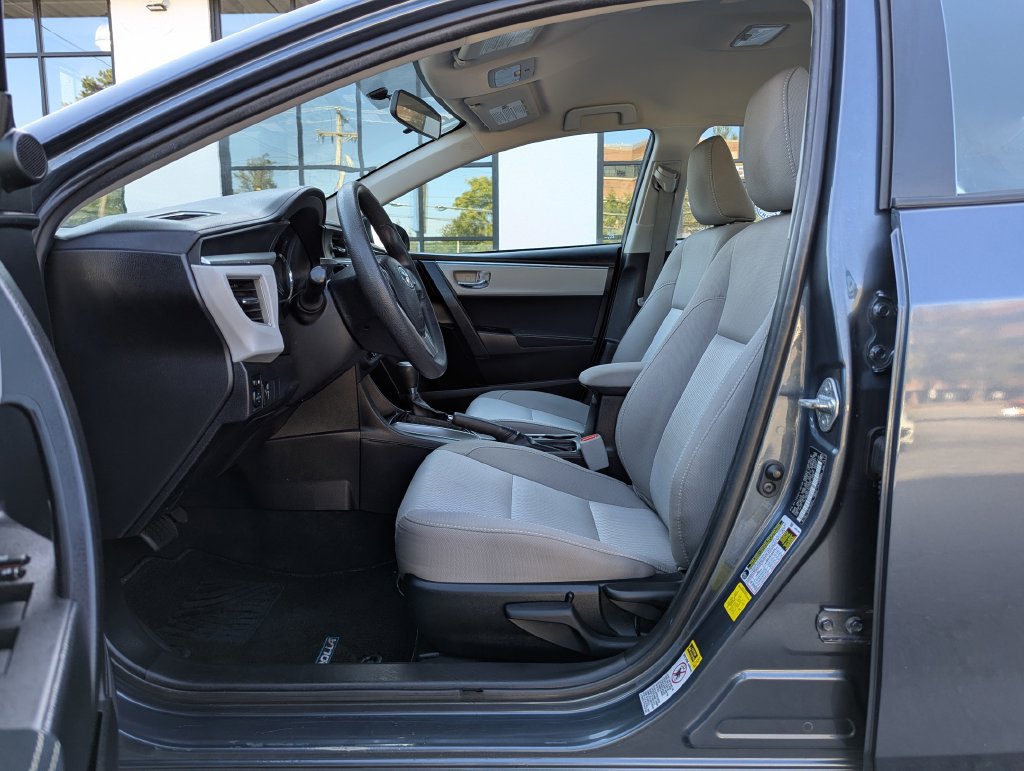 Used 2016 Toyota Corolla LE FWD image 12
