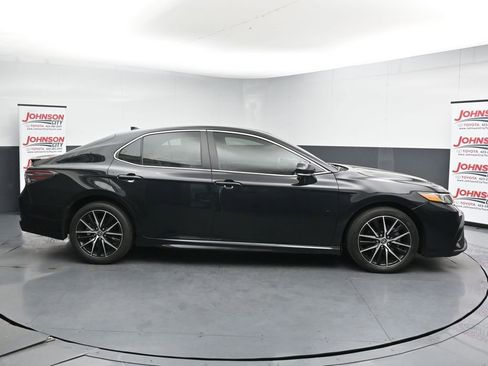 Used 2024 Toyota Camry SE FWD image 9