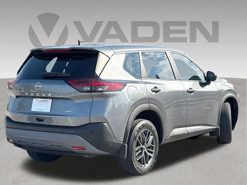 Used 2023 Nissan Rogue S AWD/4WD image 19