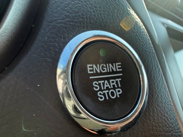 Used 2020 Ford Fusion SE FWD image 23
