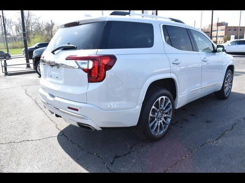 Used 2022 GMC Acadia Denali w/ Denali Ultimate Package image 8