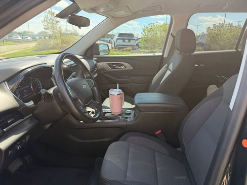 Used 2021 Chevrolet Traverse LT image 5
