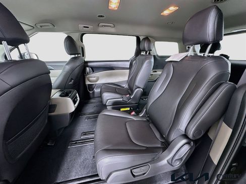 New 2026 Kia Carnival LXS FWD image 14