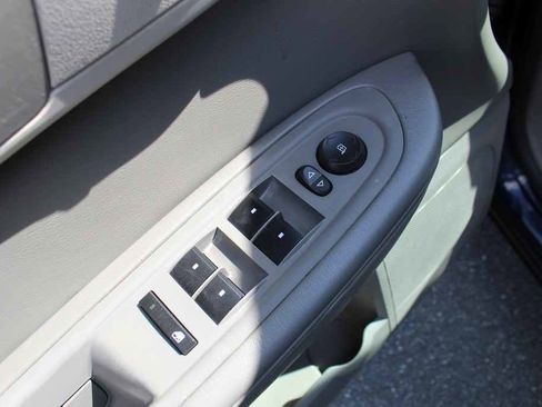Used 2017 Chevrolet Traverse LS FWD image 12