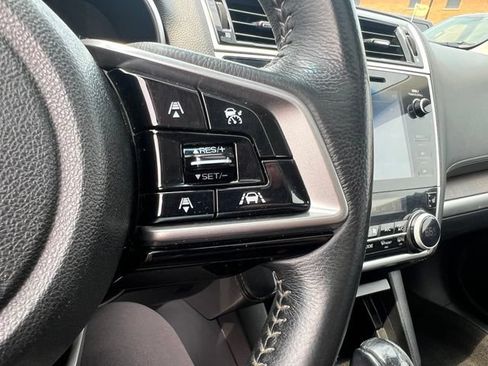 Used 2018 Subaru Outback 3.6R Limited AWD/4WD image 12