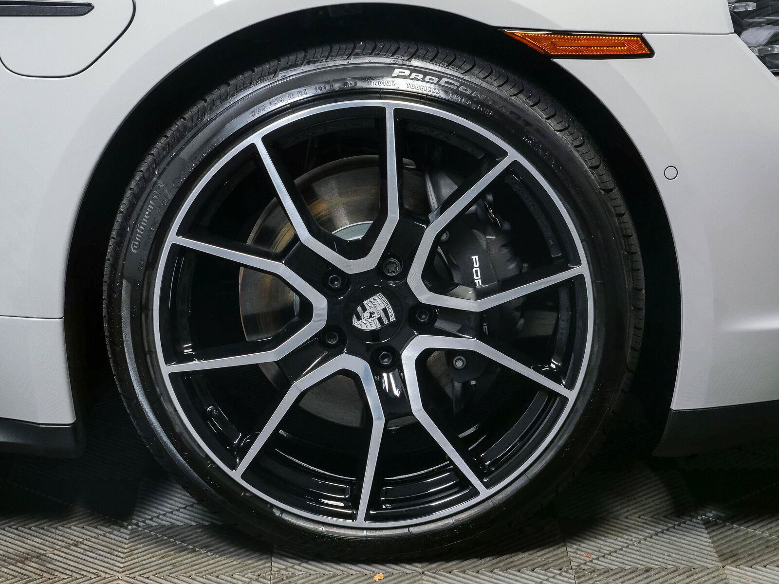 New 2026 Porsche Taycan RWD image 39