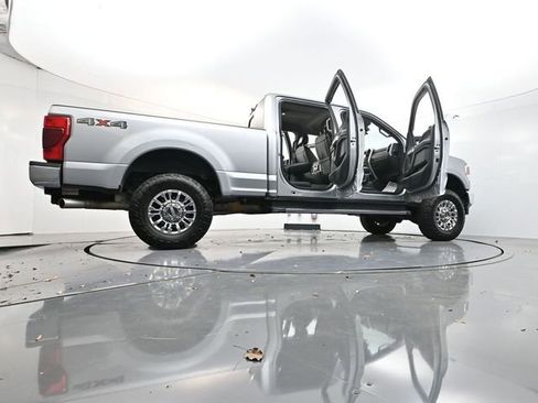 Used 2021 Ford F350 Lariat w/ Chrome Package image 35