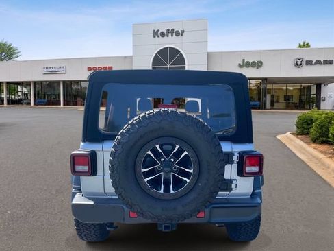 Used 2024 Jeep Wrangler Unlimited Sport AWD/4WD image 5