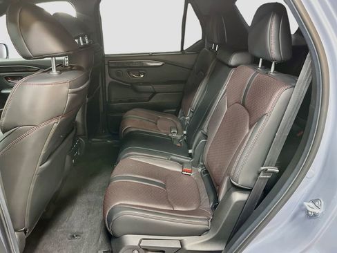 Used 2025 Honda Pilot Black Edition image 26