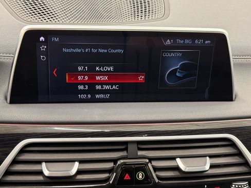 Used 2019 BMW 740i xDrive w/ M Sport Package AWD/4WD image 20