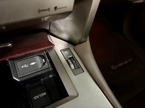 Used 2014 Lexus GX 460 image 24