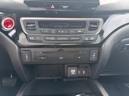 Used 2017 Honda Pilot Touring image 28