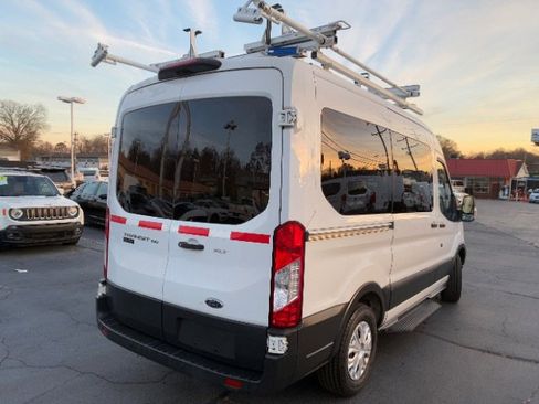 Used 2018 Ford Transit 150 XLT image 9